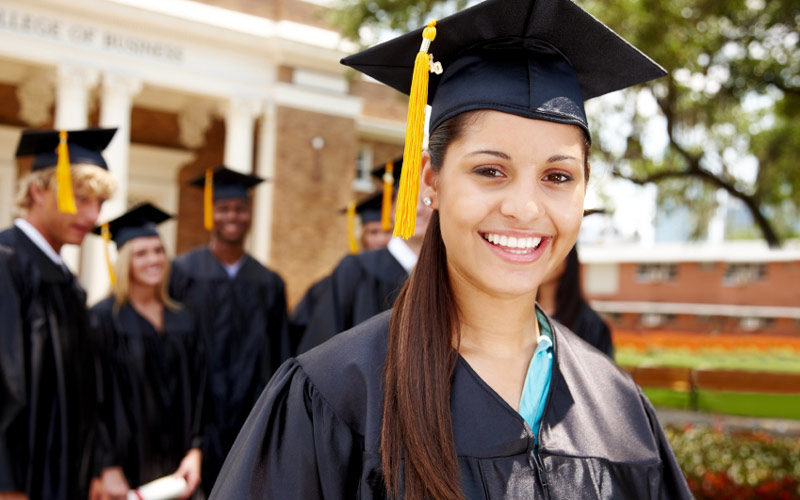 GradGirlCapGowniStock